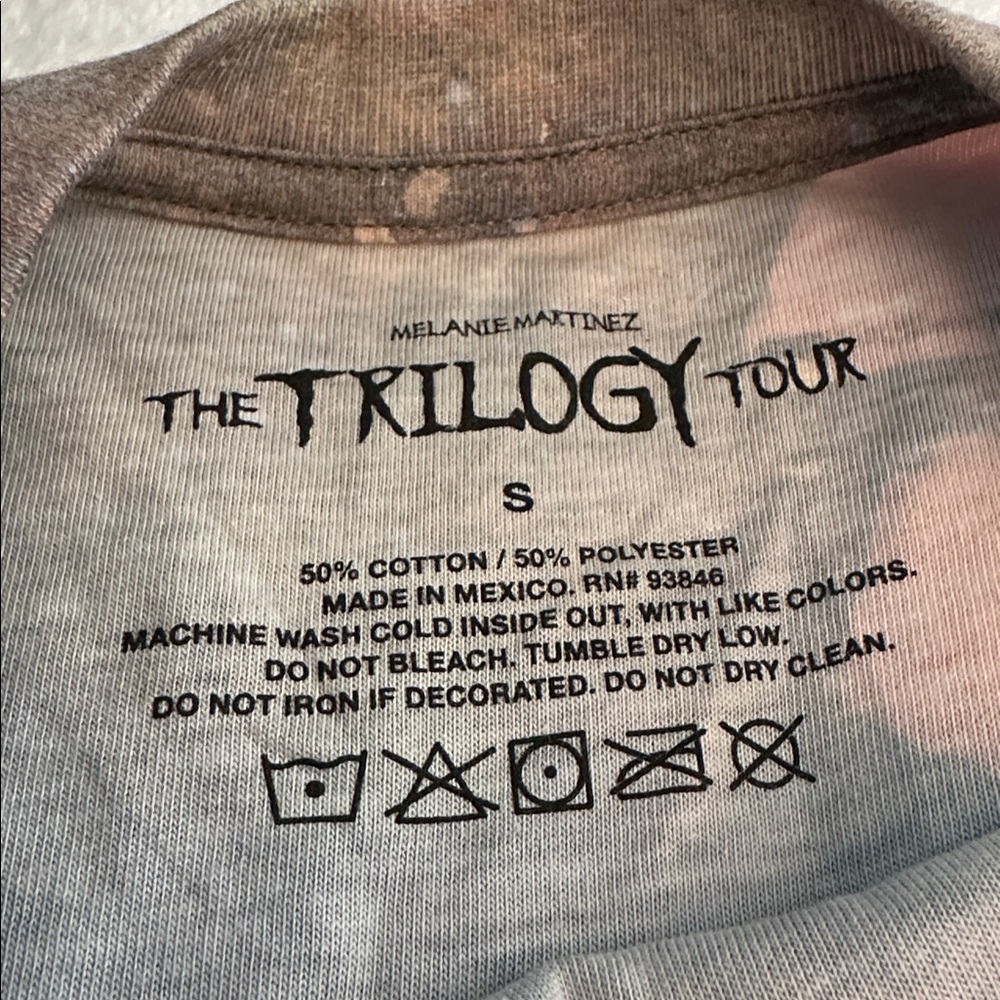 Melanie Martinez The Trilogy Tour Long Sleeve - Picture 3 of 5